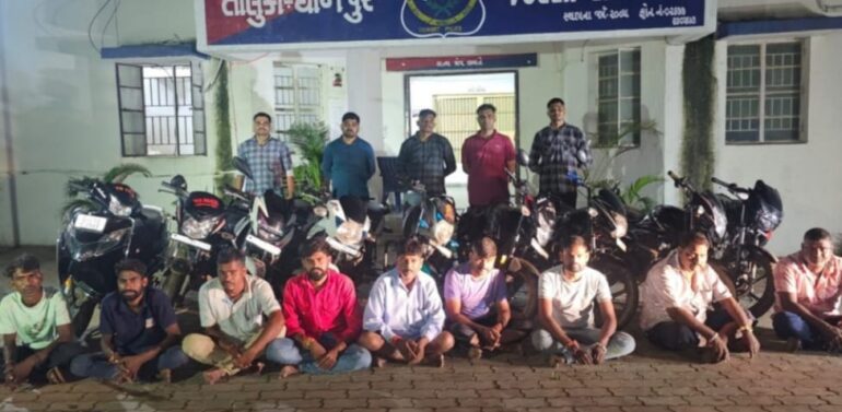  દાહોદ LCBની ધાનપુરમાં મોટી કાર્યવાહી:જુગાર રમતા 9 શખ્સો ઝડપાયા, 5.89 લાખનો મુદ્દામાલ કબજે