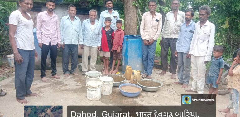  **દાહોદ જિલ્લામાં ગાય આધારિત પ્રાકૃતિક ખેતી પદ્ધતિ અંગે વિવિધ ગામોમાં યોજાઇ તાલીમ**    *દાહોદ જિલ્લાના દરેક ગામડાઓમાં સભા યોજી ખેડૂતોને પ્રાકૃતિક ખેતી તરફ લાવવા પ્રયાસ*