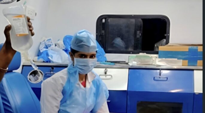  *ફતેપુરા તાલુકાના માધવાની પ્રસુતાને સુખસર 108 એમ્બ્યુલન્સના કર્મચારીઓએ સફળતાપૂર્વક રસ્તામાં ડીલવરી કરાવી*  *સુખસર 108 એમ્બ્યુલન્સના કર્મચારીઓ દ્વારા પ્રસુતાને ફતેપુરા સી.એચ.સી માં લઈ જતા રસ્તામાં ડિલિવરી કરાવવાની ફરજ પડી હતી*