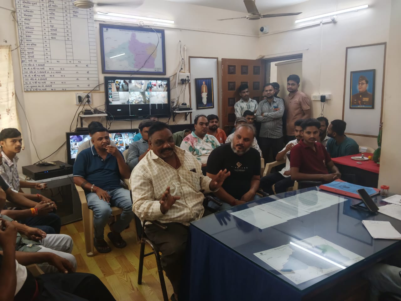 ગરબાડા પોલીસ મથકે ગણપતિ વિસર્જન તથા ઇદના અનુસંધાને પીઆઈ એસએમ રાદડિયા ની ઉપસ્થિતિમાં શાંતિ સમિતિની બેઠક યોજાઈ. 
