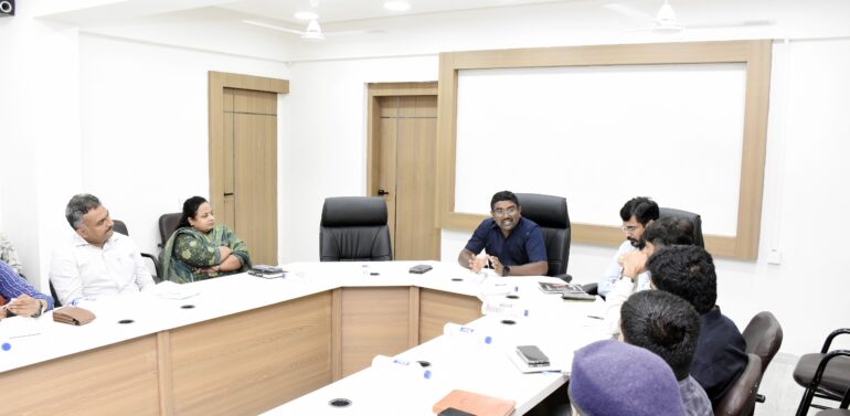  દાહોદ જિલ્લા કલેકટરશ્રી યોગેશ નિરગુડેના અધ્યક્ષ સ્થાને ટુરિઝમ અંતર્ગત બેઠક યોજાઈ*  *એડવેન્ચર પ્રવાસન માટેના સ્થળનું નિરીક્ષણ કરીને પ્રિ-પ્લાનિંગ દ્વારા પ્રવાસનને મહત્વતા આપી વિકસાવવા માટે તમામ પ્રયત્નો કરવા-કલેકટર શ્રી યોગેશ નિરગુડે* 