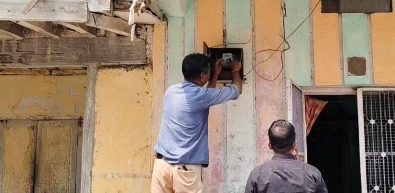  સંજેલીમાં MGVCL વિજિલેન્સની 4 ટીમ દ્વારા 3 દિવસમાં 66 લાખ.88 હજારની ચોરી ઝડપી..  2300 કનેક્શન માંથી 404 સર્વે 21જેટલા મિટરો જપ્ત કર્યા. 5 જેટલા ડાયરેક્ટ વીજ ચોરી વાપરતા ઝડપાયા..