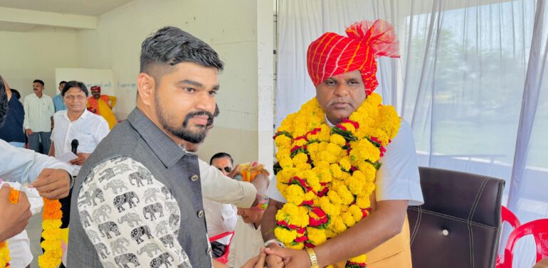  કંબોઈ ધામ ખાતે ગોવિંદ ગુરુ લીમડી તાલુકો બનવાની ખુશીમાં કાર્યક્રમ યોજાયો 