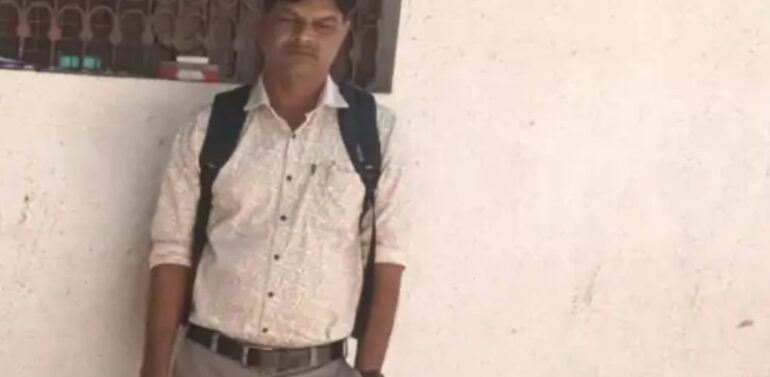  નકલી પત્રકારોએ રોફ જમાવતા FIR: લીમખેડા પોલીસે કરી તપાસ શરૂ.  લીમખેડાના પ્રતાપપુરાની આશ્રમશાળામાં ઘૂસી ગાળાગાળી કરી, વીડિયો વાયરલ કરવાની આપી ધમકી.!