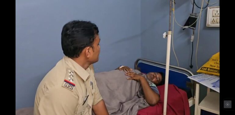  દાહોદ જિલ્લાના ચાકલીયા પોલીસ મથકના ASI પર 50 લોકોના ટોળાનો હુમલો: અકસ્માત બાદ પોલીસે પંચનામુ કરતા પરિવારજનો ઉશ્કેરાયા, 18 આરોપીઓની ધરપકડ, કોર્ટે 24 કલાકના રિમાન્ડ મંજૂર કર્યા