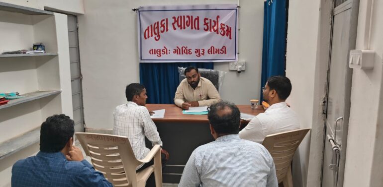  *ઝાલોદ ખાતે તાલુકા સ્વાગત કાર્યક્રમમાં લીમખેડા પ્રાંત અધિકારીશ્રી વાય કે વાઘેલા ની અધ્યક્ષતામાં યોજાયો*  *અરજદારોના વિવિધ પ્રશ્નોનો સંતોષકારક નિવારણ લાવતાં લીમખેડા પ્રાંત અધિકારીશ્રી વાય કે વાઘેલા*  