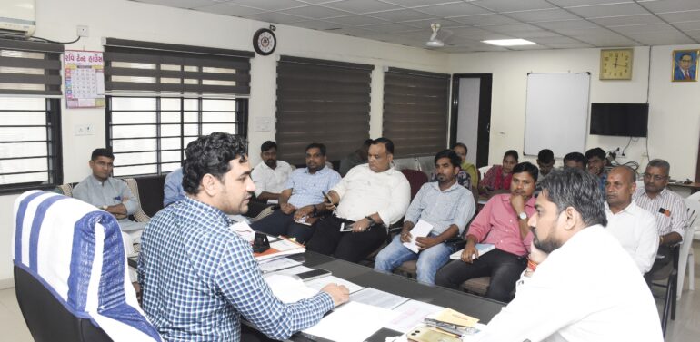  *દાહોદ પ્રાંત અધિકારીશ્રી મિલિંદ દવેના અધ્યક્ષ સ્થાને ‘ રન ફોર યુનિટી ‘ હેઠળ બેઠક યોજાઈ*  *૩૧મી ઓક્ટોબરે દાહોદમાં જિલ્લા કક્ષાની યોજાશે ” રન ફોર યુનિટી*