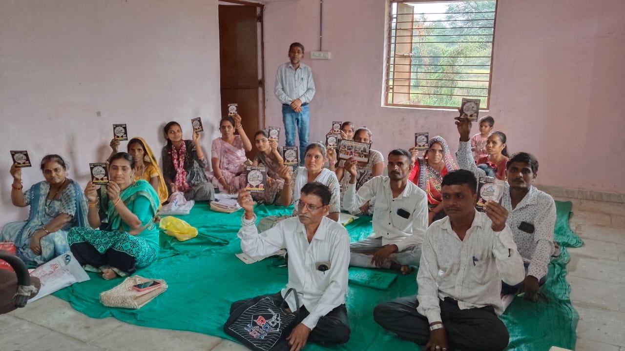 *ફતેપુરા,સંજેલી તથા સિંગવડ તાલુકાના જુદા-જુદા સંચોની માસિક અભ્યાસ મીટીંગ યોજાઈ* *માસિક અભ્યાસ મિટિંગમાં શિક્ષણની સાથે પ્રમાણિકતાના પાઠ ભણાવવામાં આવે છે*