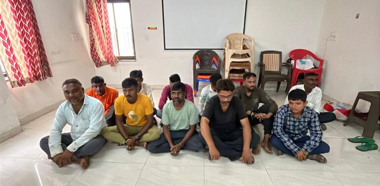 દાહોદ SBI લોન કૌભાંડ:બન્ને પ્રકરણમાં પોલીસે કોર્ટમાં રજૂ કરી 9000 પાનાની ચાર્જશીટ     તત્કાલિકન બેંક મેનેજર,એજન્ટો તેમજ લોનધારકોની મિલી ભગત,31 આરોપીઓ સામે ગુનો નોંધાયો હતો.