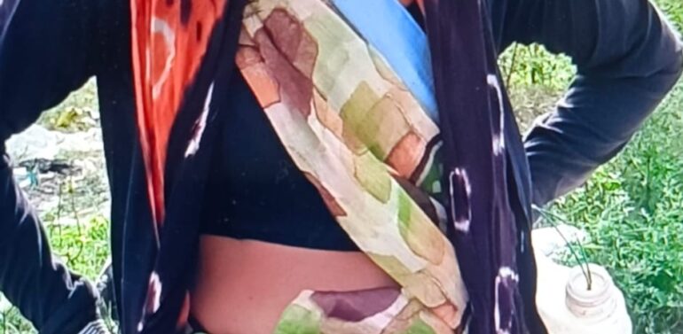  સુખસર તાલુકાના ઘાણીખુટમાં અગમ્ય કારણોસર માતાએ પાંચ વર્ષના પુત્ર સાથે કુવામાં ઝંપલાવતા માતા-પુત્રનું મોત*  *માતા સાથે કુવા ઉપર ગયેલી સાત વર્ષીય પુત્રી માતાના હાથમાંથી છટકી ભાગી છુટતા બચી ગઈ