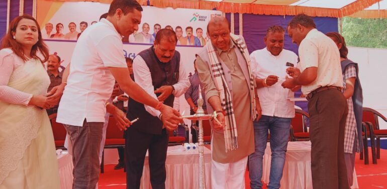  *દાહોદ ખાતે સાંસદશ્રી જસવંતસિંહ ભાભોરના અધ્યક્ષ સ્થાને યોજાયો સાંસદ ખેલ મહોત્સવ ૨૦૨૫*  *સાંસદ ખેલ મહોત્સવ યુવાનોમાં રમત ગમત ક્ષેત્રે રહેલી સુષુપ્ત શક્તિઓ જાગૃત કરે છે: સાંસદશ્રી જસવંતસિંહ ભાભોર*