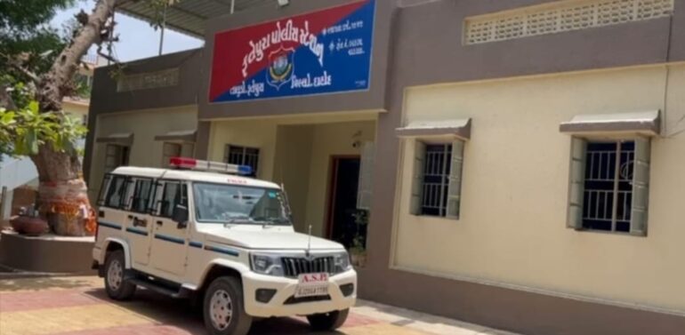  ફતેપુરા તાલુકાના છાલોર ગામે મોટરસાયકલ અકસ્માતમાં એક મહિલાનું મોત:બેને ગંભીર ઈજા