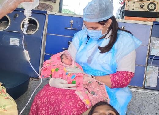 ગુરુ ગોવિંદ લીમડી ખાતે સગર્ભા મહિલાની રસ્તામાં જ ‘108’ ટીમે કરાવી સફળ પ્રસૂતિ – EMT અંજુ લબાનાનું સાહસ, માતા-બાળક બંને સલામત