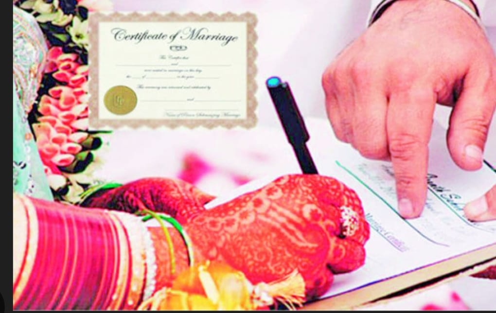 ગોધરામાં લગ્ન કર્યા બાદ ફતેપુરાના બલૈયા મંદિરનું ખોટું સોગંધનામું રજૂ કર્યાનો આરોપ.. દાહોદમાં નવયુગલ દંપતિએ લગ્ન નોંધણીમાં ખોટું સોગંદનામું રજૂ કરતા મંદિરના મહારાજ અને સાક્ષીઓ સહિત 5 સામે ફરિયાદ.!