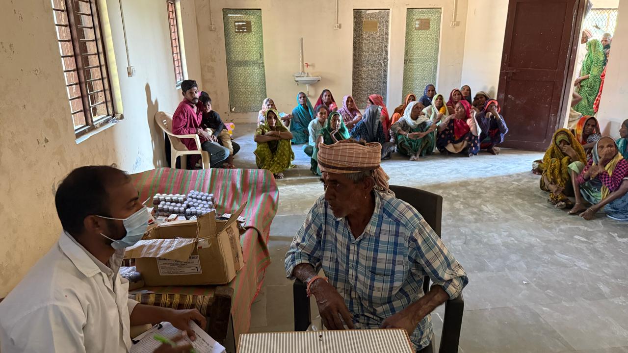 સુખસરના કાળીયા સબ સેન્ટર ખાતે"રાષ્ટ્રીય ક્ષય નિર્મૂલન કાર્યક્રમ"અંતર્ગત શંકાસ્પદ દર્દીઓની તપાસ ઝુંબેશનું આયોજન કરાયું* *જુદી જુદી કેટેગરીના 177 દર્દીઓના એકસ-રે તથા સ્ક્રિનિંગ કરવામાં આવ્યું*