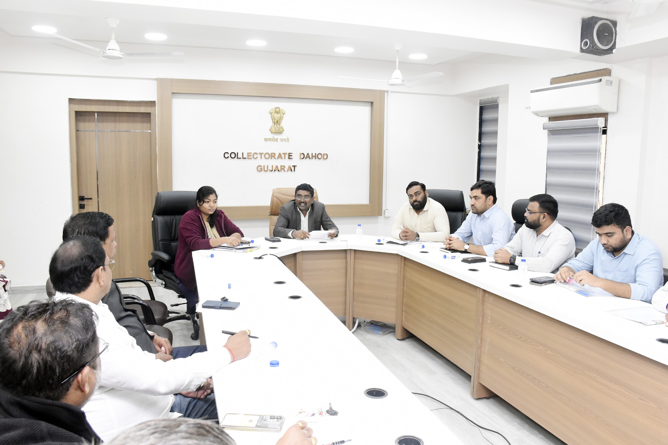 *મતદાર યાદી ખાસ સઘન સુધારણા કાર્યક્રમ દાહોદ* *દાહોદની કુલ ૬ વિધાનસભા વિસ્તારની ડ્રાફ્ટ મતદાર યાદી પ્રસિદ્ધ* કરાઈ