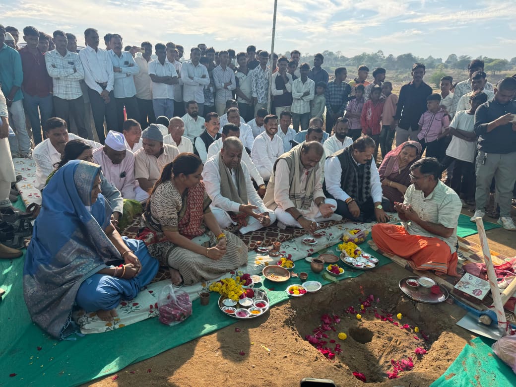 દેવગઢ બારિયા તાલુકાના પાનમ નદી ઉપર કન્સ્ટ્રકશન ઓફ બ્રિજનું જીલ્લા પંચાયતના પ્રમુખશ્રી કરણસિંહ ડામોર અને સાંસદશ્રી જશવંતસિંહ ભાભોરના હસ્તે કરાયું ખાતમુહૂર્ત*  *ધાનપુર તાલુકાના પાનમ નદી ઉપર કન્સ્ટ્રકશન ઓફ મેજર બ્રિજનુ જિલ્લા પ્રમુખશ્રી, સાંસદશ્રી, ધારાસભ્યશ્રીના હસ્તે કરાયું ખાતમુહૂર્ત* 