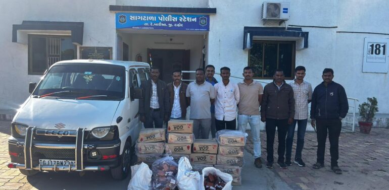 દેવગઢ બારીઆમાં વિદેશી દારૂનો મોટો જથ્થો ઝડપાયો | ઈક્કો ગાડીમાંથી ₹4.53 લાખનો મુદ્દામાલ કબજે.